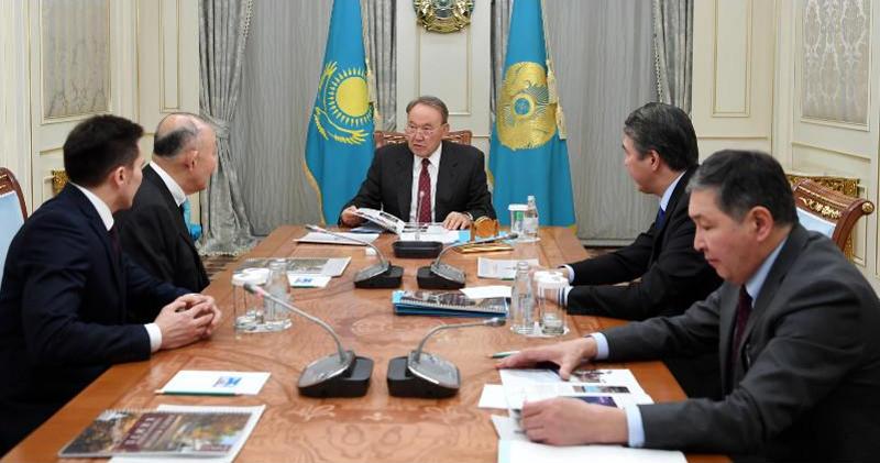 Нұрсұлтан Назарбаев КИМЭП университетінің басшысымен кездесті