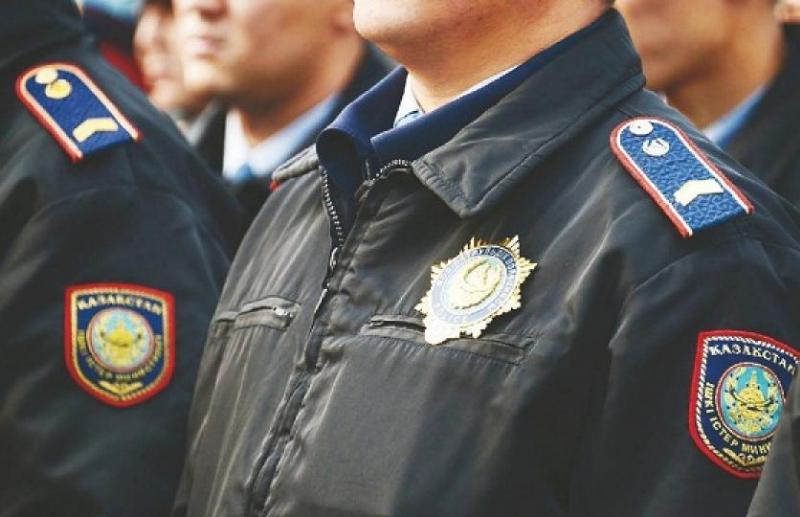Қызылордалық полицейлер жүргізушілерді пара бермеуге үндеді