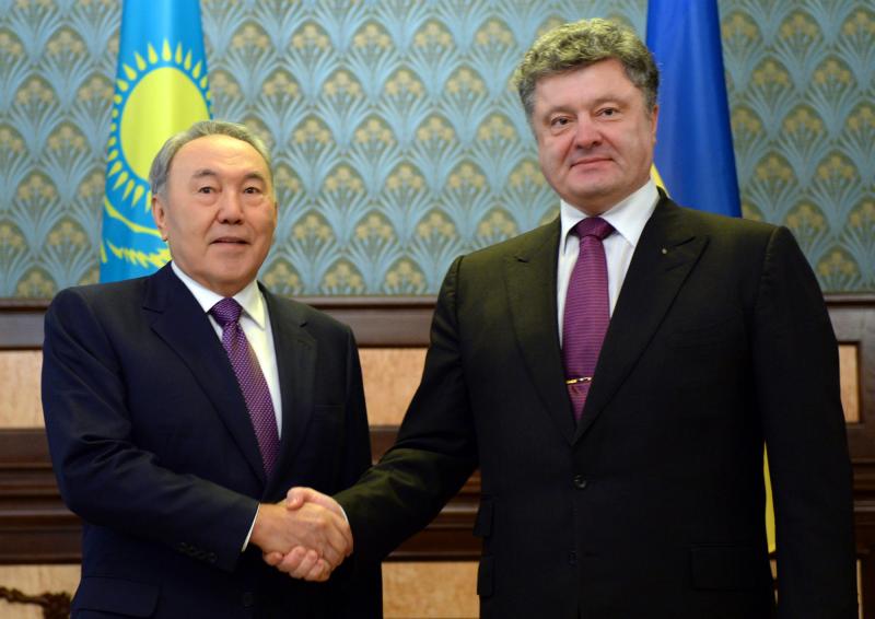 Нұрсұлтан Назарбаев Украина Президенті Петр Порошенкомен телефон арқылы сөйлесті