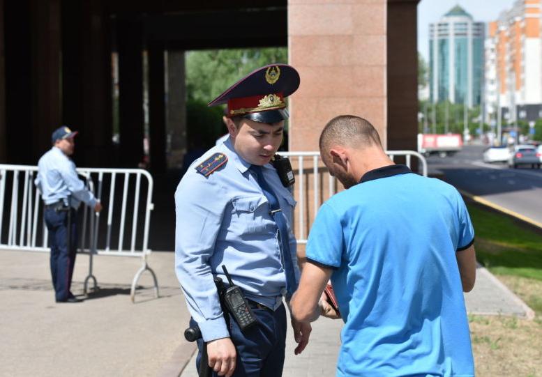 Қазақстан полициясы күшейтілген режимге көшеді